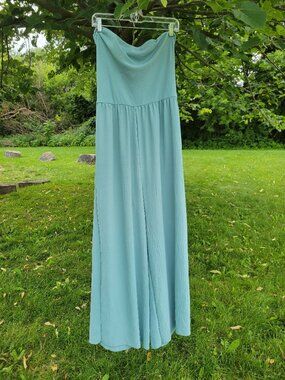 Gorgeous mint green/aqua strapless flowy pant suit/Jumpsuit. Size XL